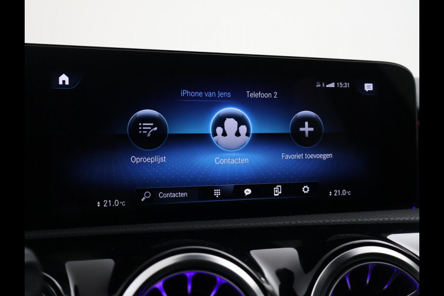 Mercedes-Benz A-Klasse 180 AUT. AMG SPORT + PANORAMA | SFEERVERLICHTING | CAMERA | ADAPTIVE CRUISE | CARPLAY