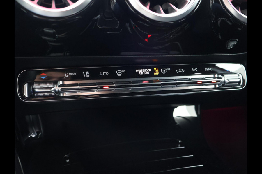 Mercedes-Benz A-Klasse 180 AUT. AMG SPORT + PANORAMA | SFEERVERLICHTING | CAMERA | ADAPTIVE CRUISE | CARPLAY