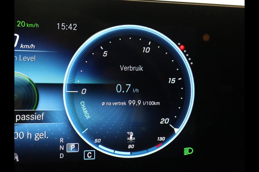 Mercedes-Benz A-Klasse 180 AUT. AMG SPORT + PANORAMA | SFEERVERLICHTING | CAMERA | ADAPTIVE CRUISE | CARPLAY