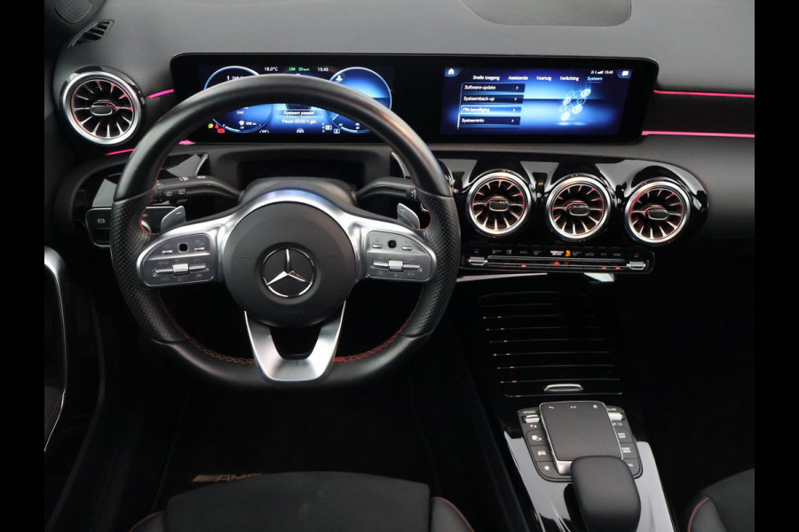 Mercedes-Benz A-Klasse 180 AUT. AMG SPORT + PANORAMA | SFEERVERLICHTING | CAMERA | ADAPTIVE CRUISE | CARPLAY