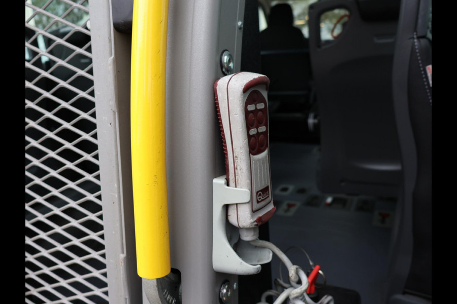 Volkswagen Crafter 2.0 TDI ROLSTOEL AUTO 9-PERS. + 4 ROLSTOELEN *EXCL. BTW* - EURO 6 - LIFT
