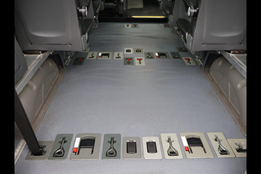 Volkswagen Crafter 2.0 TDI ROLSTOEL AUTO 9-PERS. + 4 ROLSTOELEN *EXCL. BTW* - EURO 6 - LIFT