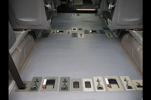 Volkswagen Crafter 2.0 TDI ROLSTOEL AUTO 9-PERS. + 4 ROLSTOELEN *EXCL. BTW* - EURO 6 - LIFT
