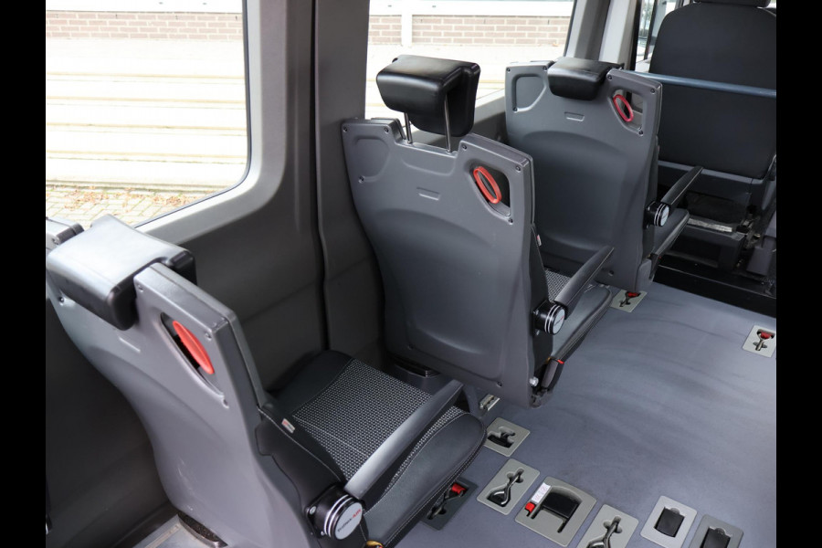 Volkswagen Crafter 2.0 TDI ROLSTOEL AUTO 9-PERS. + 4 ROLSTOELEN *EXCL. BTW* - EURO 6 - LIFT