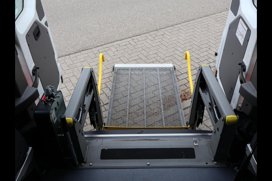 Volkswagen Crafter 2.0 TDI ROLSTOEL AUTO 9-PERS. + 4 ROLSTOELEN *EXCL. BTW* - EURO 6 - LIFT