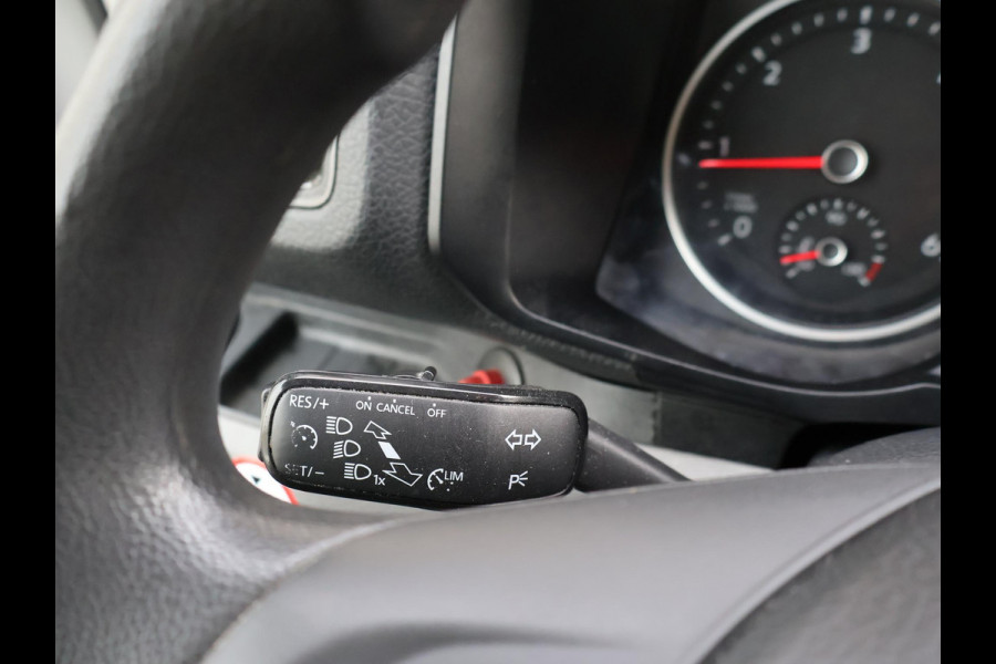 Volkswagen Crafter 2.0 TDI ROLSTOEL AUTO 9-PERS. + 4 ROLSTOELEN *EXCL. BTW* - EURO 6 - LIFT