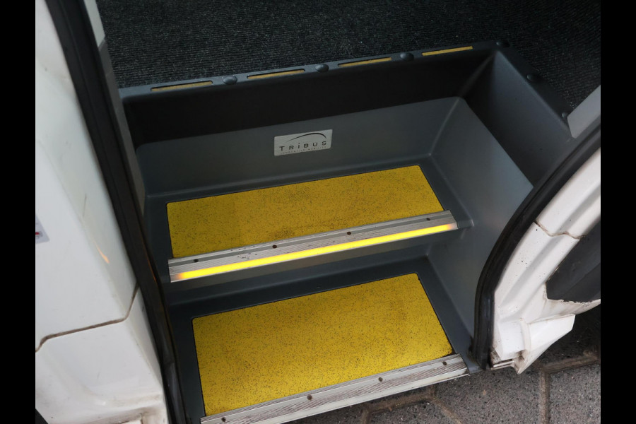 Volkswagen Crafter 2.0 TDI ROLSTOEL AUTO 9-PERS. + 4 ROLSTOELEN *EXCL. BTW* - EURO 6 - LIFT