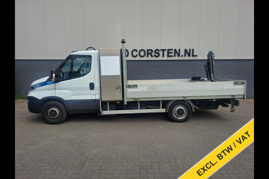 Iveco Daily 3.0I CNG AARDGAS Kraan wagen Open Laad bak AUT-6 HIAB 3-Pers. EURO 6 Navi Ecc Trekhaak Camera Blue power Alpine 2-Din Infotainment Sys. Bluetooth Opbergkasten Betonplex Vloer Compressed Natural Gas (CNG) EURO-6 375 35S14N Voertuig 1e Eigenaar Euro 6