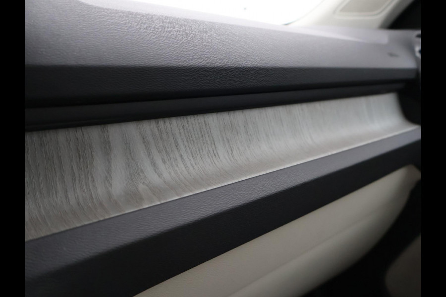 Volvo XC40 1.5 T4 RECHARGE 211 PK AUT. INSCRIPTION + TREKHAAK | LEDER | HARMAN/KARDON | STOELVERW. V+A | ADAPTIVE CRUISE