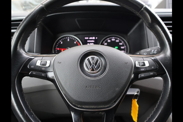 Volkswagen Crafter 35 2.0 TDI 140 PK DSG L3H3 + 3000 KG TREKHAAK + ADAPTIVE CRUISE / STUUR+ STOELVERW. / MASSAGE / LED / CAMERA