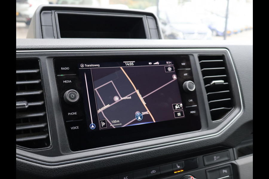 Volkswagen Crafter 35 2.0 TDI 140 PK DSG L3H3 + 3000 KG TREKHAAK + ADAPTIVE CRUISE / STUUR+ STOELVERW. / MASSAGE / LED / CAMERA