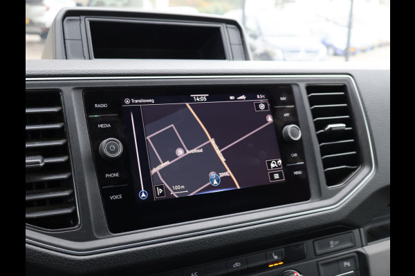 Volkswagen Crafter 35 2.0 TDI 140 PK DSG L3H3 + 3000 KG TREKHAAK + ADAPTIVE CRUISE / STUUR+ STOELVERW. / MASSAGE / LED / CAMERA