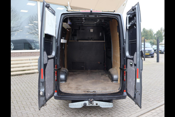 Volkswagen Crafter 35 2.0 TDI 140 PK DSG L3H3 + 3000 KG TREKHAAK + ADAPTIVE CRUISE / STUUR+ STOELVERW. / MASSAGE / LED / CAMERA