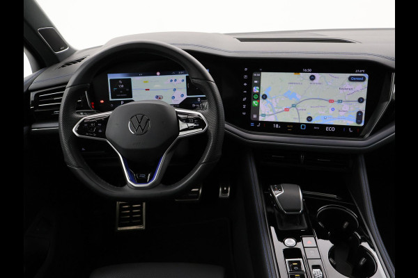 Volkswagen Touareg R 3.0 TSi V6 eHybrid 4MOTION R 462 PK *CHILI RED* + PANORAMA | STOELVENTILATIE | LUCHTVERING | DYNAUDIO | HEAD-UP DISPLAY