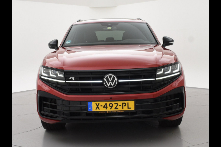 Volkswagen Touareg R 3.0 TSi V6 eHybrid 4MOTION R 462 PK *CHILI RED* + PANORAMA | STOELVENTILATIE | LUCHTVERING | DYNAUDIO | HEAD-UP DISPLAY