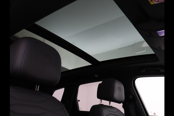 Volkswagen Touareg R 3.0 TSi V6 eHybrid 4MOTION R 462 PK *CHILI RED* + PANORAMA | STOELVENTILATIE | LUCHTVERING | DYNAUDIO | HEAD-UP DISPLAY