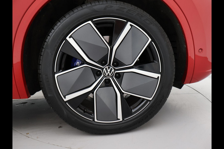 Volkswagen Touareg R 3.0 TSi V6 eHybrid 4MOTION R 462 PK *CHILI RED* + PANORAMA | STOELVENTILATIE | LUCHTVERING | DYNAUDIO | HEAD-UP DISPLAY