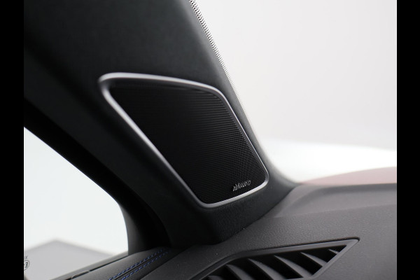 Volkswagen Touareg R 3.0 TSi V6 eHybrid 4MOTION R 462 PK *CHILI RED* + PANORAMA | STOELVENTILATIE | LUCHTVERING | DYNAUDIO | HEAD-UP DISPLAY