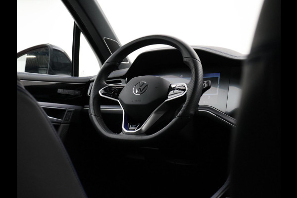 Volkswagen Touareg R 3.0 TSi V6 eHybrid 4MOTION R 462 PK *CHILI RED* + PANORAMA | STOELVENTILATIE | LUCHTVERING | DYNAUDIO | HEAD-UP DISPLAY