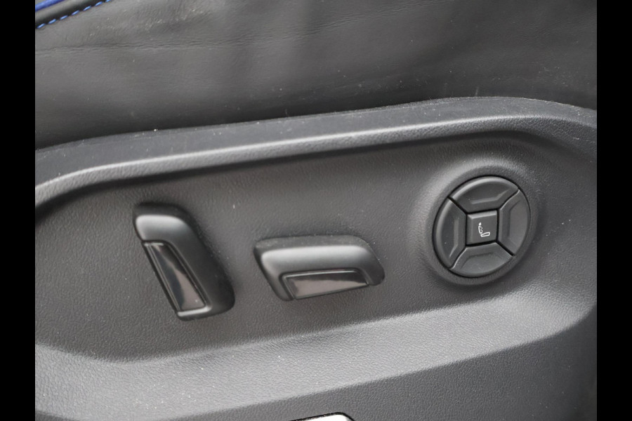 Volkswagen Touareg R 3.0 TSi V6 eHybrid 4MOTION R 462 PK *CHILI RED* + PANORAMA | STOELVENTILATIE | LUCHTVERING | DYNAUDIO | HEAD-UP DISPLAY