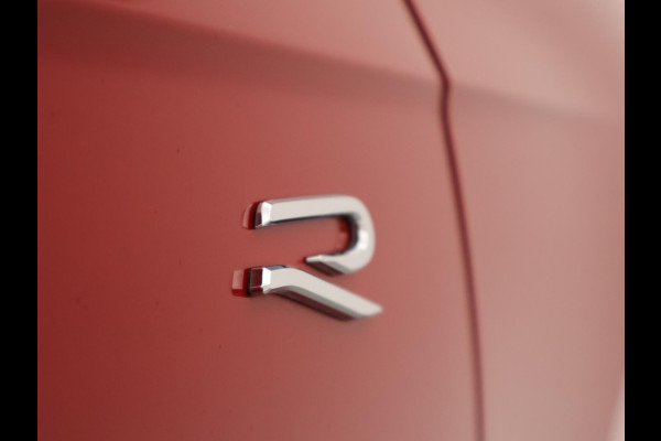 Volkswagen Touareg R 3.0 TSi V6 eHybrid 4MOTION R 462 PK *CHILI RED* + PANORAMA | STOELVENTILATIE | LUCHTVERING | DYNAUDIO | HEAD-UP DISPLAY