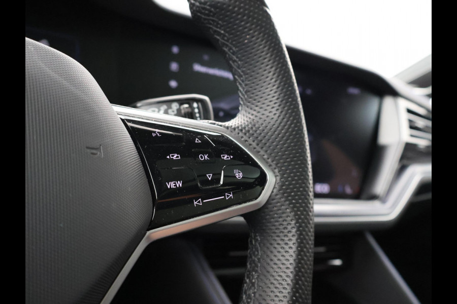 Volkswagen Touareg R 3.0 TSi V6 eHybrid 4MOTION R 462 PK *CHILI RED* + PANORAMA | STOELVENTILATIE | LUCHTVERING | DYNAUDIO | HEAD-UP DISPLAY