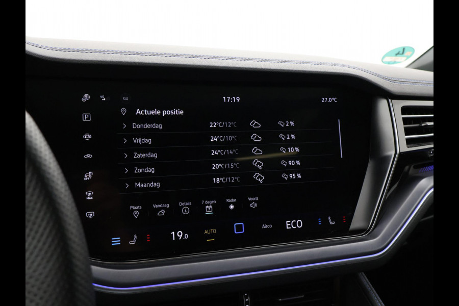 Volkswagen Touareg R 3.0 TSi V6 eHybrid 4MOTION R 462 PK *CHILI RED* + PANORAMA | STOELVENTILATIE | LUCHTVERING | DYNAUDIO | HEAD-UP DISPLAY