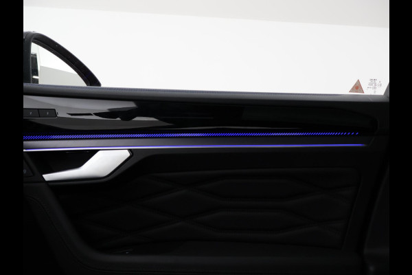 Volkswagen Touareg R 3.0 TSi V6 eHybrid 4MOTION R 462 PK *CHILI RED* + PANORAMA | STOELVENTILATIE | LUCHTVERING | DYNAUDIO | HEAD-UP DISPLAY