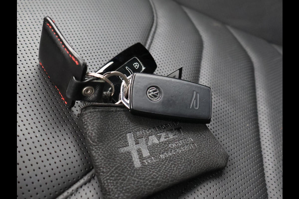 Volkswagen Touareg R 3.0 TSi V6 eHybrid 4MOTION R 462 PK *CHILI RED* + PANORAMA | STOELVENTILATIE | LUCHTVERING | DYNAUDIO | HEAD-UP DISPLAY