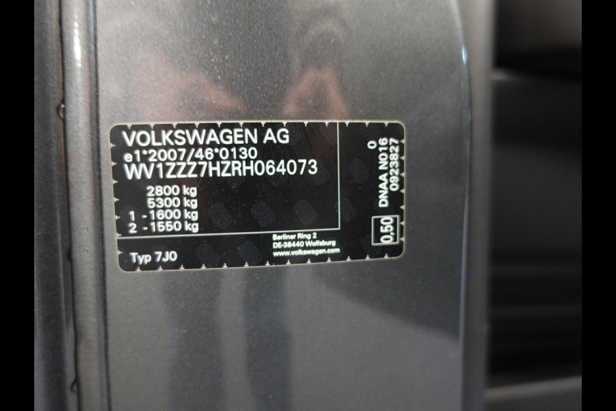 Volkswagen Transporter 2.0 TDI L2H1 28 Highline Automaat Camera | Airco | Cruise control | Navigatie | Trekhaak | Lichtmetalen velgen | Apple Carplay/ Android Auto | LED