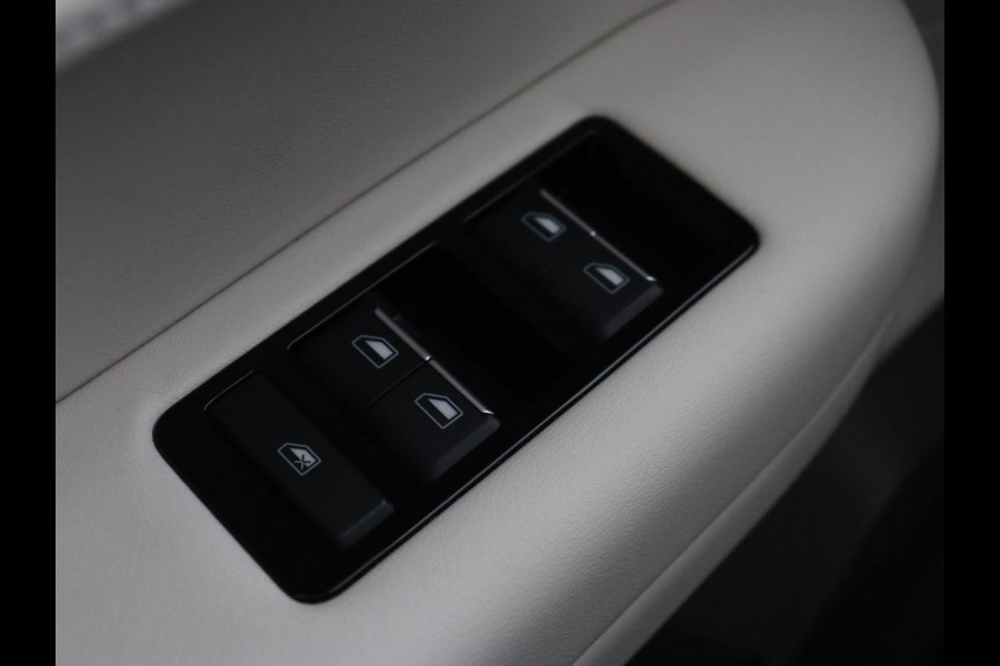 Aiways U5 63 kWh Premium | 3-Fase | Panoramadak | Leder | Stoelverwarming | Adaptive cruise | Carplay | 360 camera | Full LED | Keyless