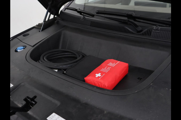 Aiways U5 63 kWh Premium | 3-Fase | Panoramadak | Leder | Stoelverwarming | Adaptive cruise | Carplay | 360 camera | Full LED | Keyless