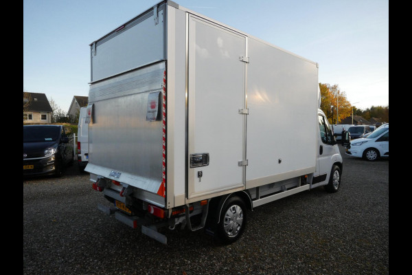 Opel Movano Opel Movano 2.2D 165PK, Meubelbak, Laadlift, Laadbak: L*B*H = 375*210*215 / Lading vastzetrail op 100 cm met 1 vastzetstang, Zijdeur rechtsachter Laadklep D'Hollandia 750 KG, plateau van 160 cm en met afstandsbediening en rolstops