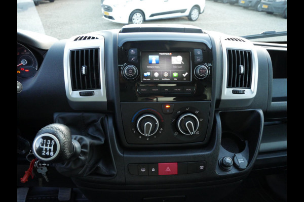 Opel Movano Opel Movano 2.2D 165PK, Meubelbak, Laadlift, Laadbak: L*B*H = 375*210*215 / Lading vastzetrail op 100 cm met 1 vastzetstang, Zijdeur rechtsachter Laadklep D'Hollandia 750 KG, plateau van 160 cm en met afstandsbediening en rolstops