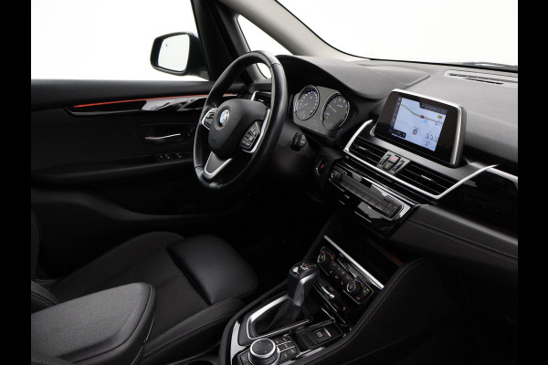 BMW 2 Serie Active Tourer 225xe 224 PK XDRIVE PLUG-IN HYBRID + STOELVERWARMING / AFN. TREKHAAK / NAVIGATIE