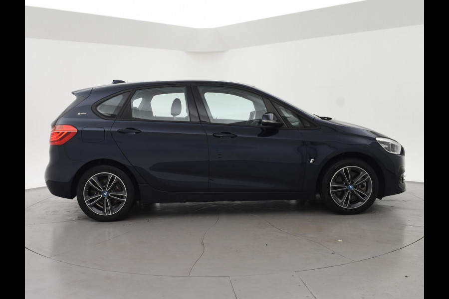 BMW 2 Serie Active Tourer 225xe 224 PK XDRIVE PLUG-IN HYBRID + STOELVERWARMING / AFN. TREKHAAK / NAVIGATIE