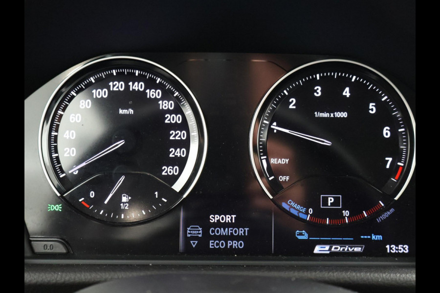 BMW 2 Serie Active Tourer 225xe 224 PK XDRIVE PLUG-IN HYBRID + STOELVERWARMING / AFN. TREKHAAK / NAVIGATIE