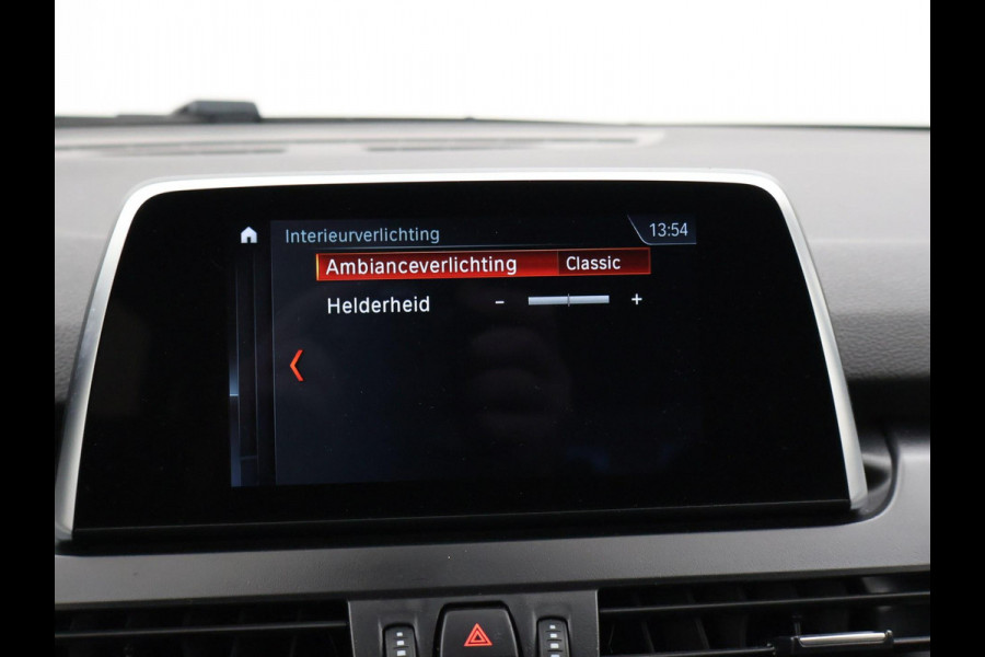 BMW 2 Serie Active Tourer 225xe 224 PK XDRIVE PLUG-IN HYBRID + STOELVERWARMING / AFN. TREKHAAK / NAVIGATIE