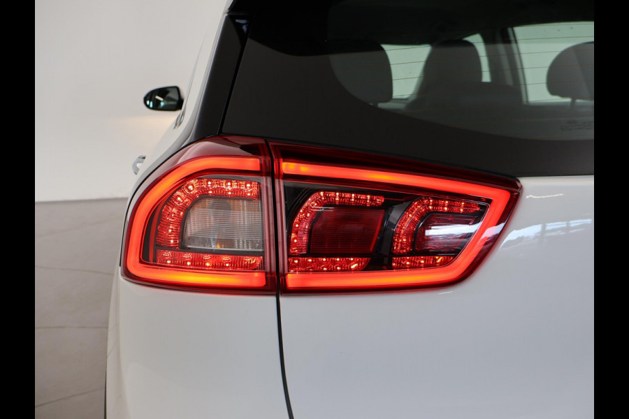 Kia Niro 1.6 GDi HYBRID DYNAMICLINE + TREKHAAK | CARPLAY | CAMERA | DEALER ONDERHOUDEN
