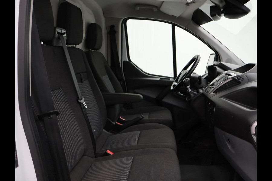 Ford Transit Custom 290 2.0 TDCI 130 PK L2H1 TREND + 2650 KG TREKHAAK / CAMERA / 17 INCH LMV