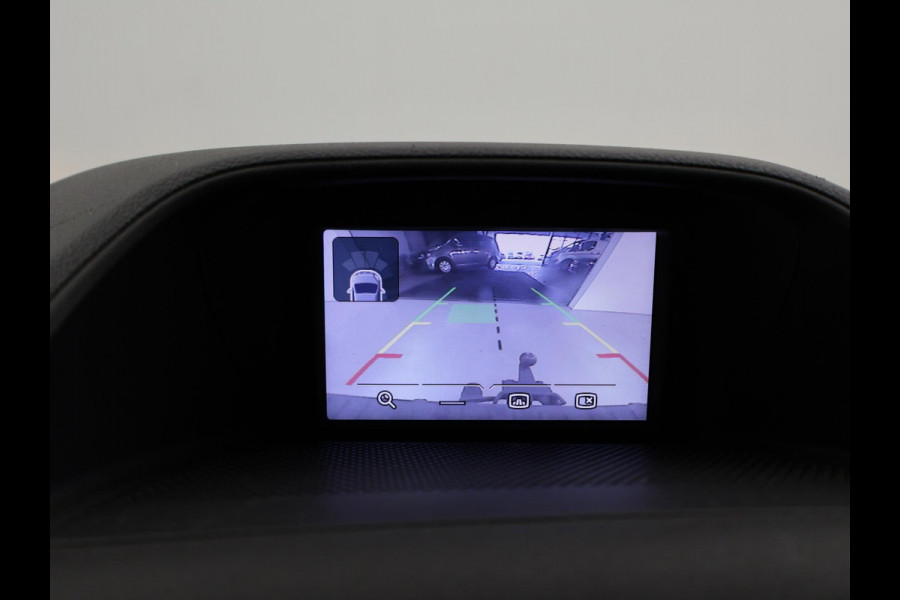 Ford Transit Custom 290 2.0 TDCI 130 PK L2H1 TREND + 2650 KG TREKHAAK / CAMERA / 17 INCH LMV