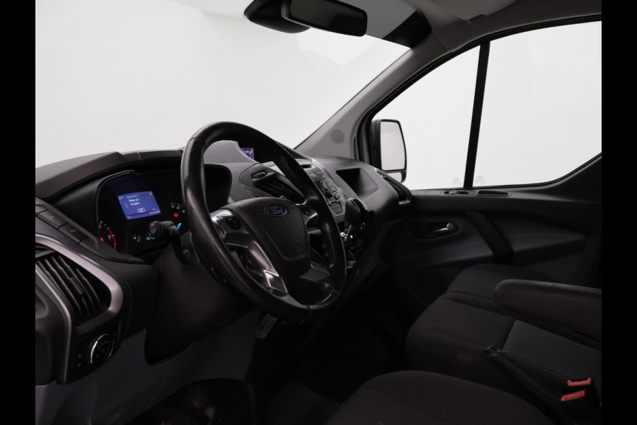 Ford Transit Custom 290 2.0 TDCI 130 PK L2H1 TREND + 2650 KG TREKHAAK / CAMERA / 17 INCH LMV