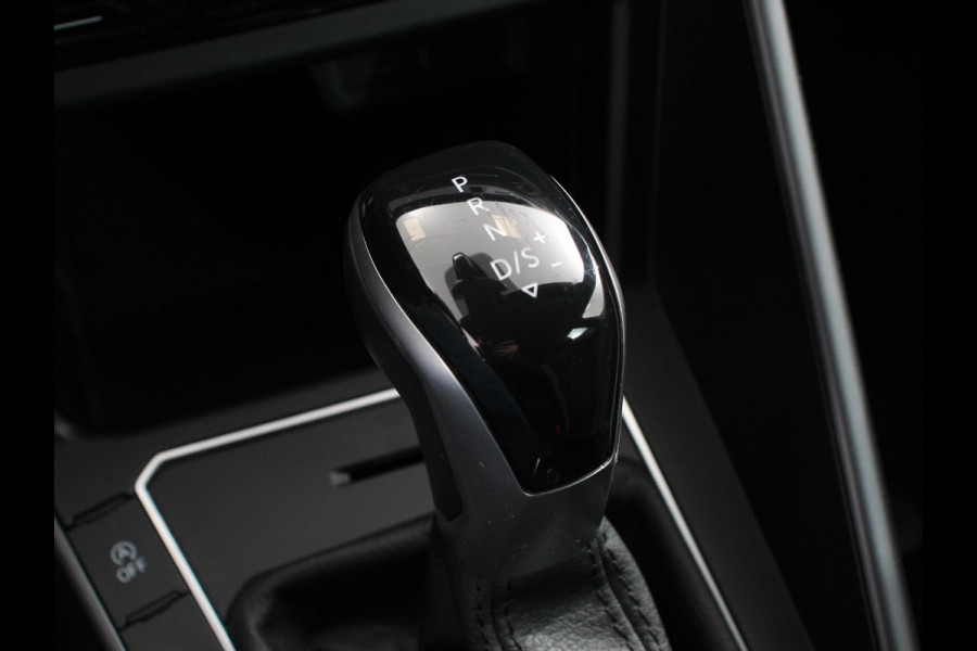 Volkswagen Polo 1.0 TSI R-Line DSG Navigatie App Connect Climate Control DAB LED Parkeer sensoren Cruise control adaptive Lichtmetalen velgen