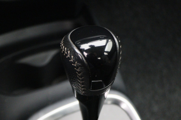 Toyota Yaris 1.5 Hybrid Executive Camera, Stoelverwarming, Climate, Bluetooth, Rijstrooksensor