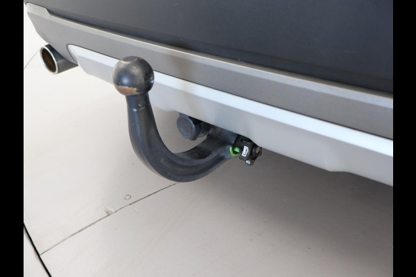 BMW X1 sDrive20i 192 PK AUT. + TREKHAAK | PANORAMA | SPORTSTOELEN LEDER | HEAD-UP | CAMERA | STOELVERWARMING