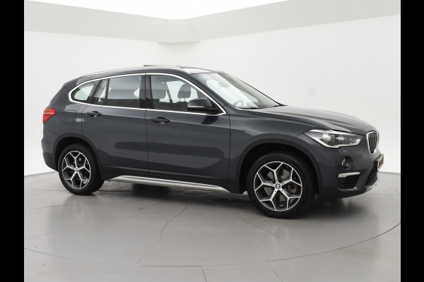 BMW X1 sDrive20i 192 PK AUT. + TREKHAAK | PANORAMA | SPORTSTOELEN LEDER | HEAD-UP | CAMERA | STOELVERWARMING