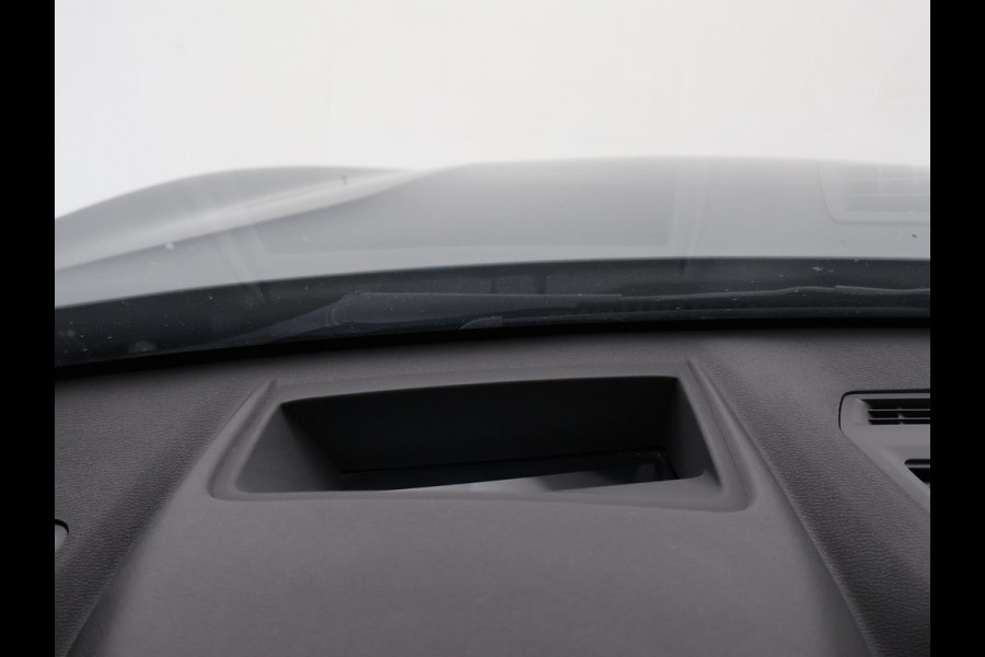 BMW X1 sDrive20i 192 PK AUT. + TREKHAAK | PANORAMA | SPORTSTOELEN LEDER | HEAD-UP | CAMERA | STOELVERWARMING