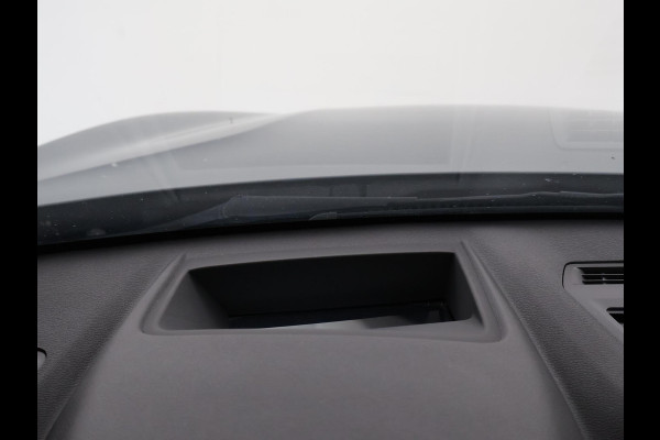 BMW X1 sDrive20i 192 PK AUT. + TREKHAAK | PANORAMA | SPORTSTOELEN LEDER | HEAD-UP | CAMERA | STOELVERWARMING