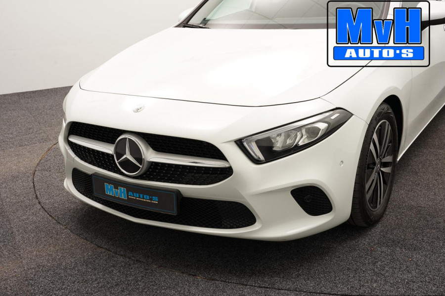 Mercedes-Benz A-Klasse 180 Premium Plus|PARELMOER|SFEERVERL|CAMERA
