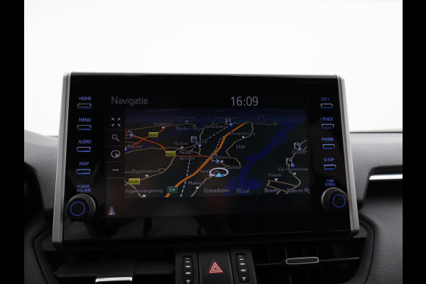 Toyota RAV4 2.5 PLUG-IN PHEV HYBRID AWD 4WD 306 PK + TREKHAAK | STOELVERW. | CAMERA | LED | APPLE CARPLAY | 18 INCH